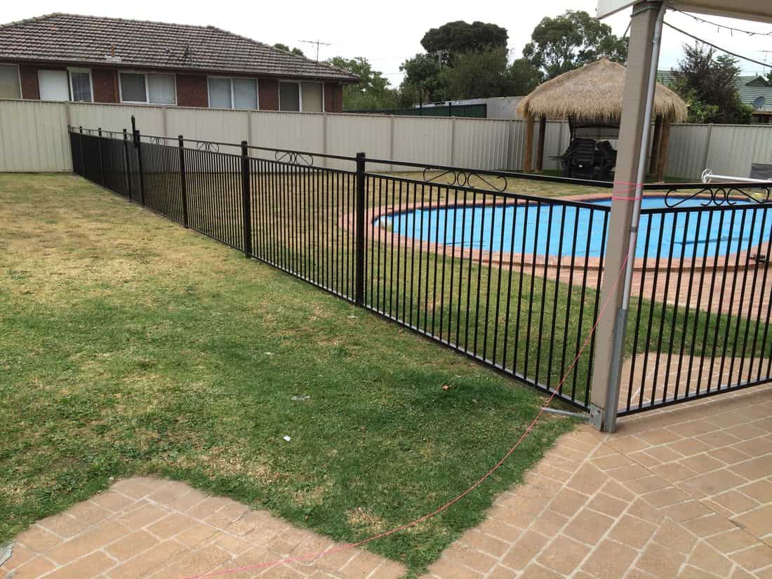 RINGSCROLLPOOLFENCEmin Dandenong Gate Co. Pty Ltd